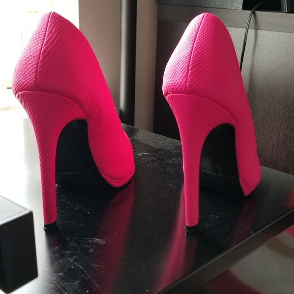 Pink heels - Picture 7 of 8
